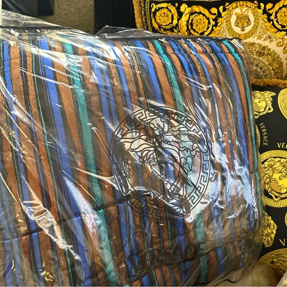 Versace Strips King Comforter with Pillow IOB Silk and black velvet Luxurious